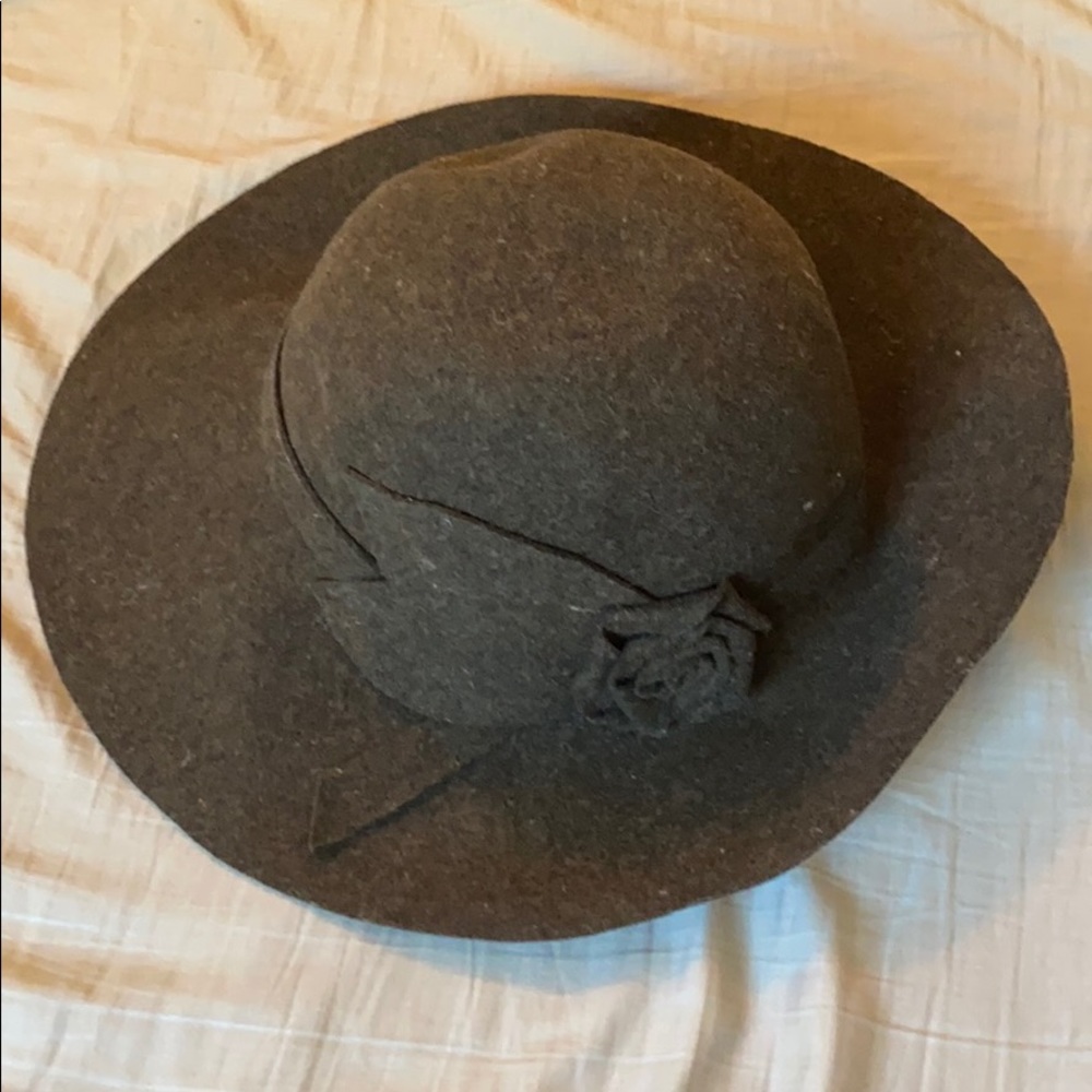 Adorable Floppy Felt Hat with Flower